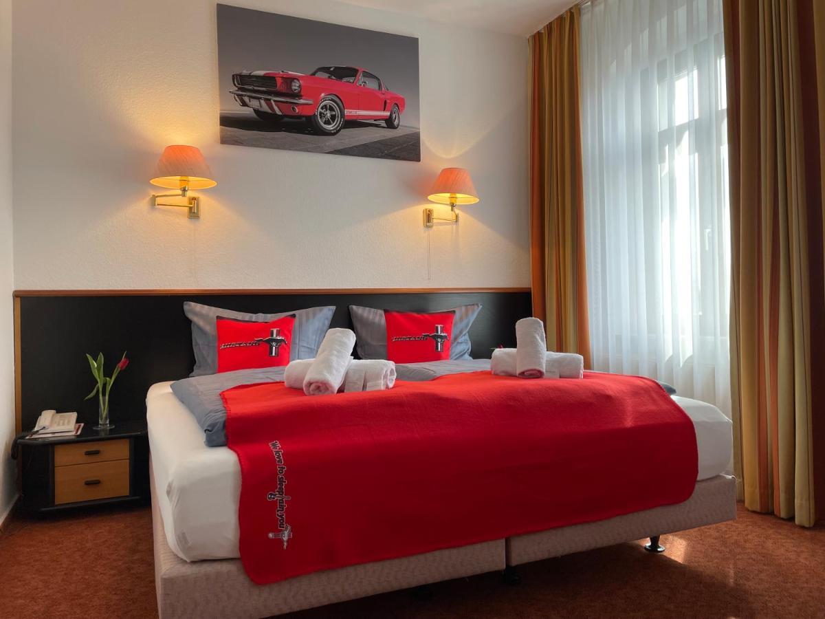 Mustang Am Grossen Garten Hotel
